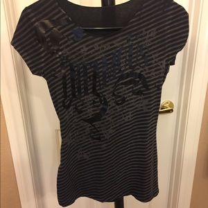 Distressed open back infamous t-shirt small